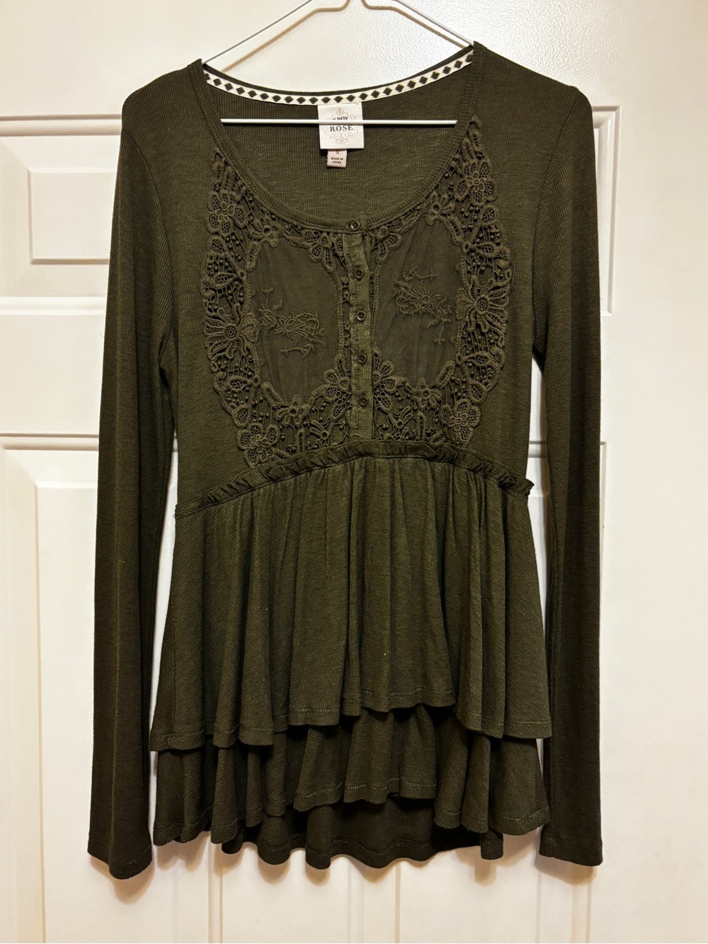 Knox Rose Peplum Lace Front Olive Green Long Sleeve Top. Size S